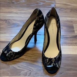 Black lace Nine West heels